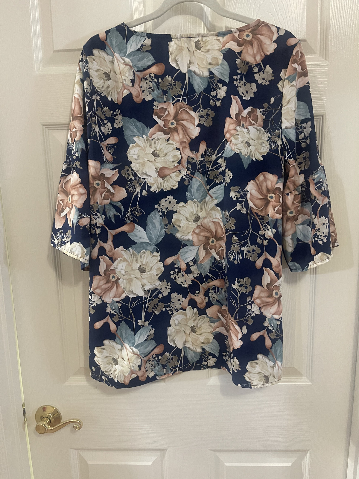 Florals With navy background springtime  Women's … - image 4
