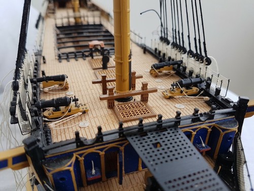 Heller HMS Victory 1:100 - set 140x blocks, hooks, eyelets and ropes for guns - Bild 9 von 9