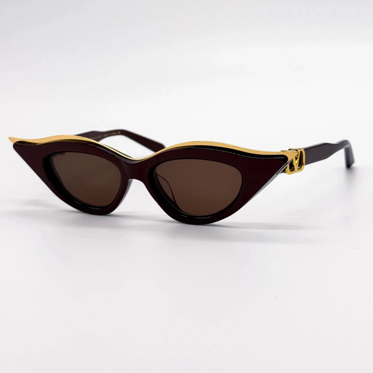 New Valentino VG0035S 002 Slim Cat-Eye Sunglasses in Red and Gold Authentic Valentino Women main image 4