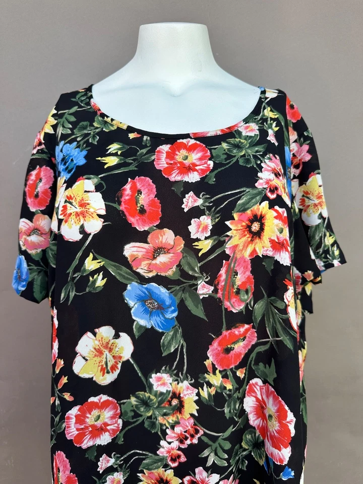 Top Spense Talla Grande 2x Negro Multi Floral Manga Corta Alto Bajo Túnica Cuello Redondo Foto 2 de 4