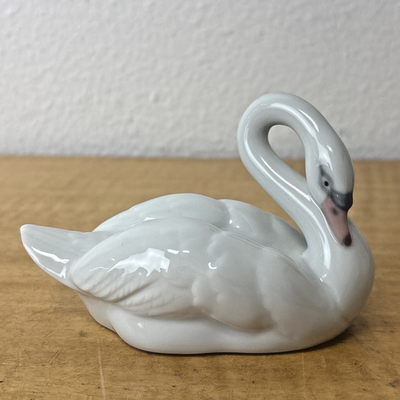 Lladro Retired Elegant Swan Figurine / Sculpture 2006 - 8271 Joan
