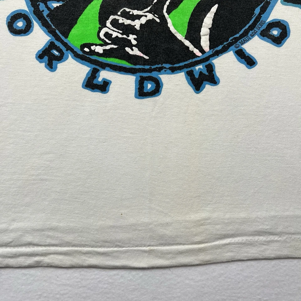 Camiseta Regata Vintage Maui and Sons Tamanho G Logotipo Tubarão Surf Anos 80 Anos 90 Ponto Único - Imagem 4 de 4