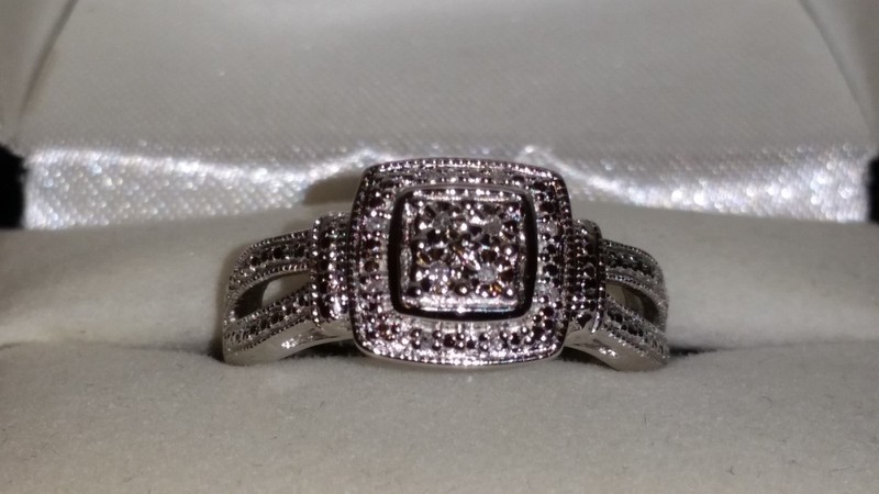 *EXCEPTIONAL* Kay Jewelers Sterling Silver "2 Tier" Diamond Ring (Size 7)