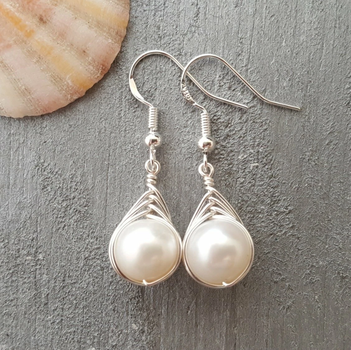 Exclusive from yinahawaii Wire Braided Sized Round Natural Pearl