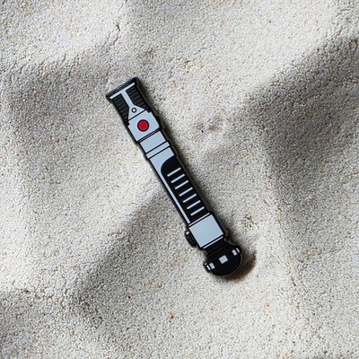 Star Wars Attack of the Clones Episode II Obi-Wan Saber Hilt Enamel Pin 1.5''