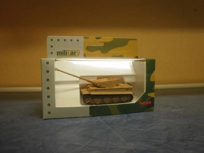 Herpa Military Kampfpanzer Tiger Ausführung E mit 88 mm Kwk 43L71, Herbst 1943 - Bild 1 von 1