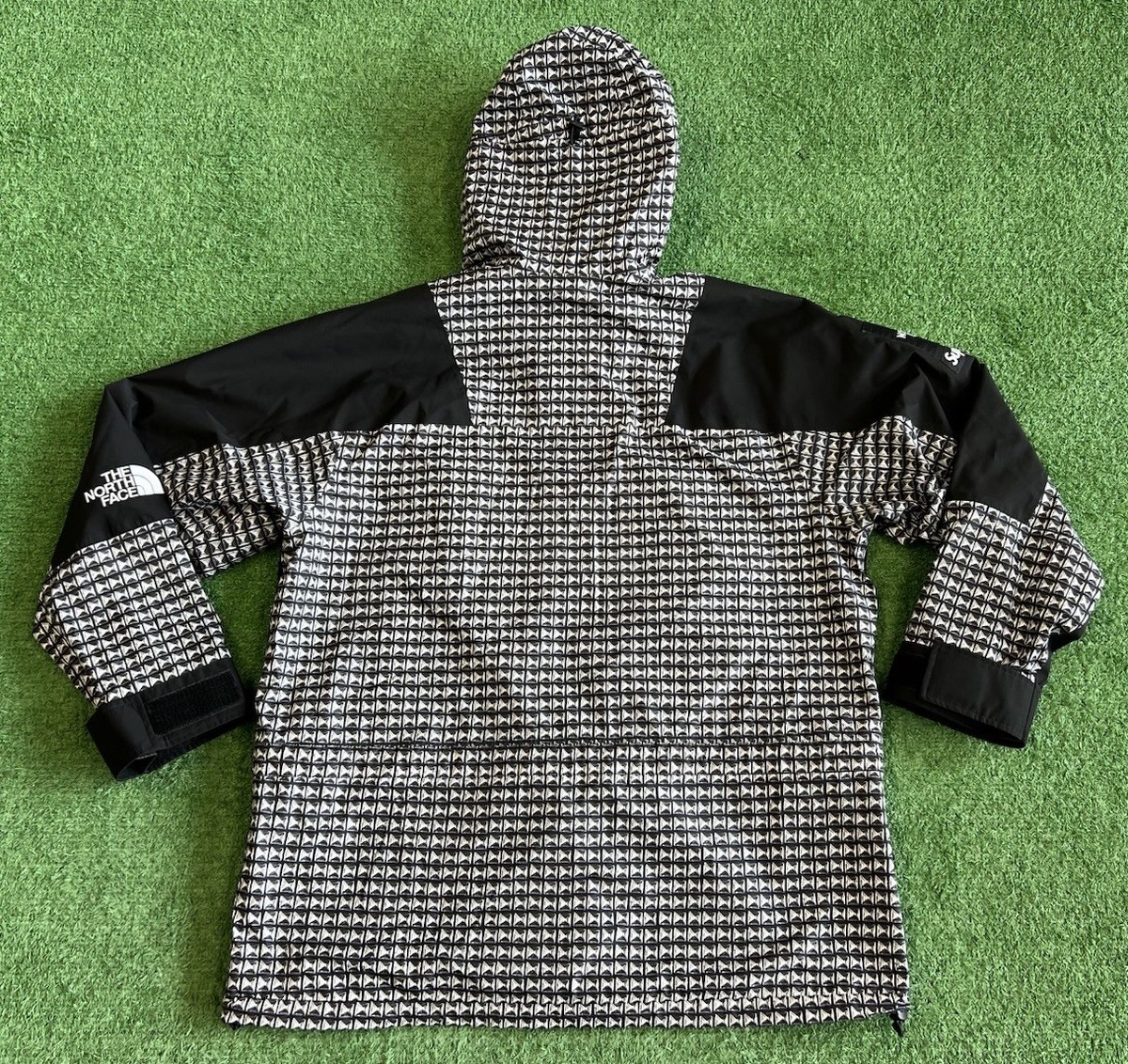 Supreme The North Face Studded Mountain Hooded Light Jacket Size