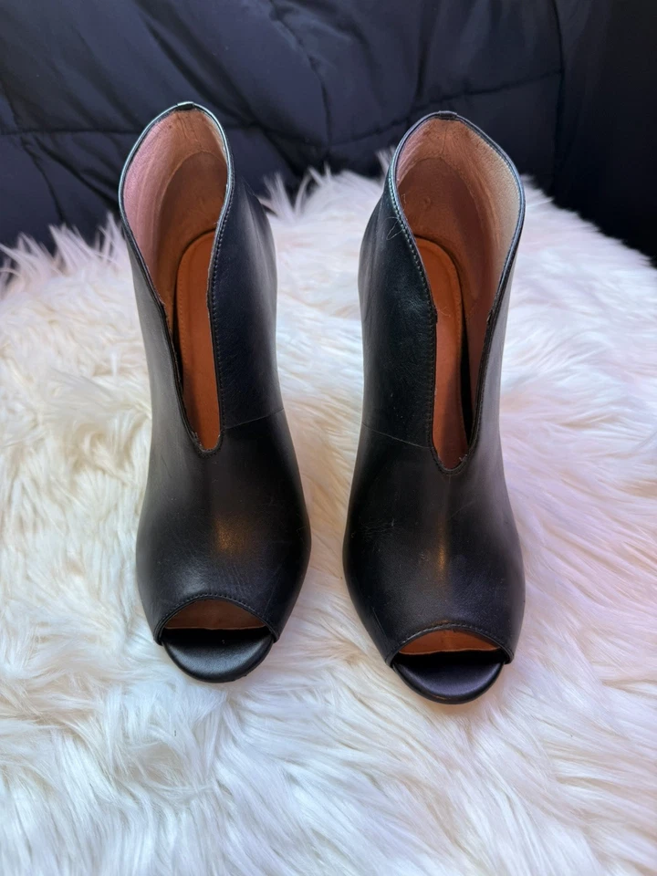 Halogen Katrina Black Leather Ankle Booties Women's Size 9M - Image 1 of 4