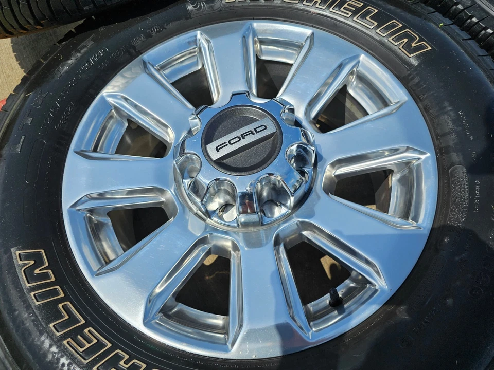 Llantas 20" Ford F-250 F-350 Platinum OEM 10103 neumáticos Michelin A/T2 Foto 2 de 4