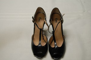 fioni black sandals