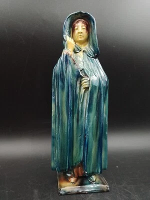 Statue Ancienne Femme avec Cape Céramique Flamande VAN DE VOORDE 1875 1959 TBE - Photo 1/4
