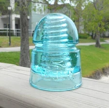 NICE LIGHT AQUA CD 145 EDR BEEHIVE STYLE GLASS INSULATOR (A)