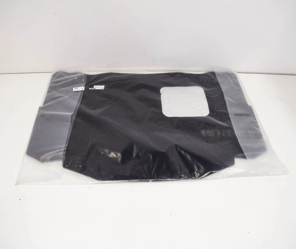 MERCEDES-BENZ E W124 Bonnet Insulation Panel A1246800025 NEW GENUINE - Imagem 2 de 4