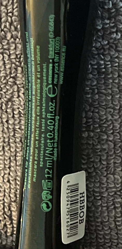 Rímel Essence Pestañas Efecto Pestañas Falsas Negro Sellado Consigue las 3. ¡Regalos de Navidad! Foto 4 de 4