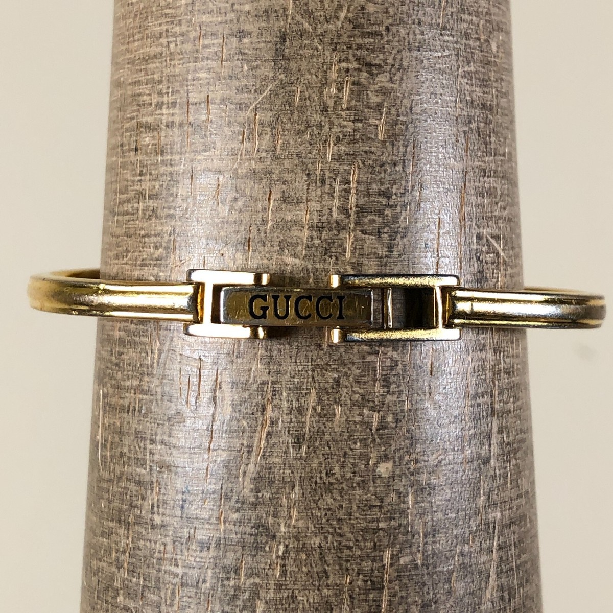 Vintage Gucci Women 11 12 Gold Plated Bangle Band Quartz 26mm