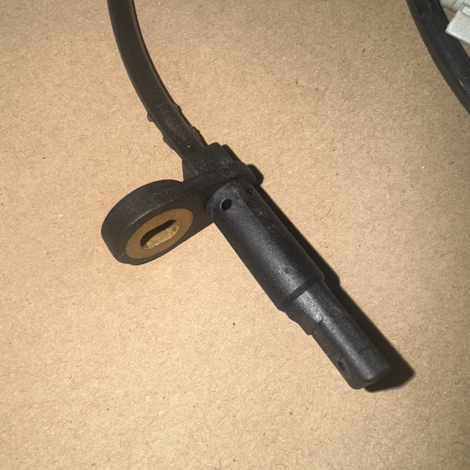 Sensor de velocidad de rueda ABS BWD ALS310 ARA11 para 04-09 Nissan Quest Foto 2 de 4