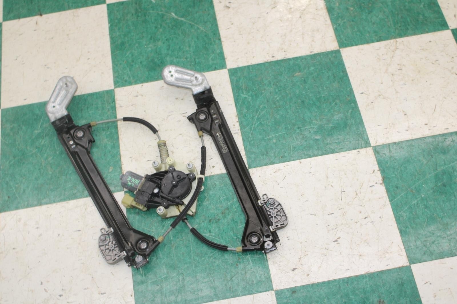 Maserati Ghibli 2014-2017 Rear Left Window regulator