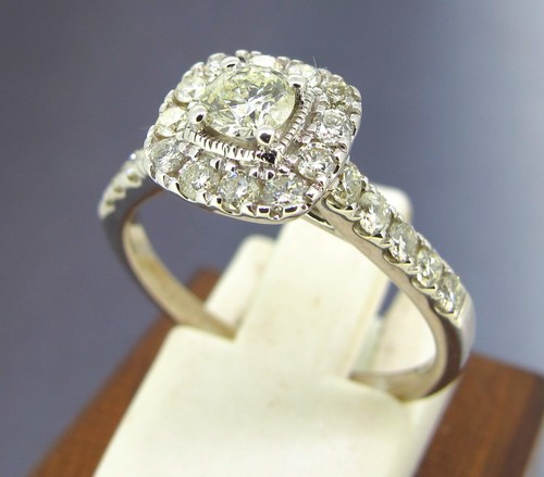 .78 ctw Diamonds Round Cut 14k White Gold Halo Style Engagement Ring Size 7 - Picture 3 of 5