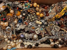 Massive Job Lot Of (BROKEN/TANGLED) Vintage & Modern Costume Jewellery - 7 Kg