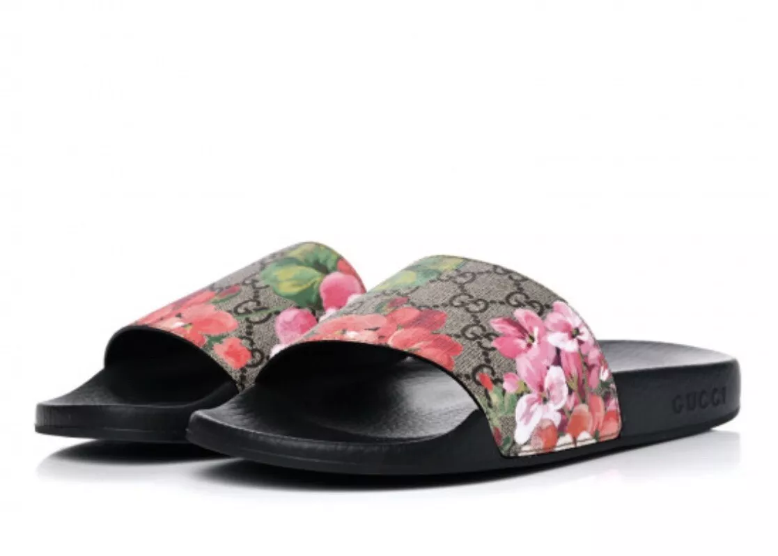 Gucci GG Blooms Supreme floral slide sandal, 37