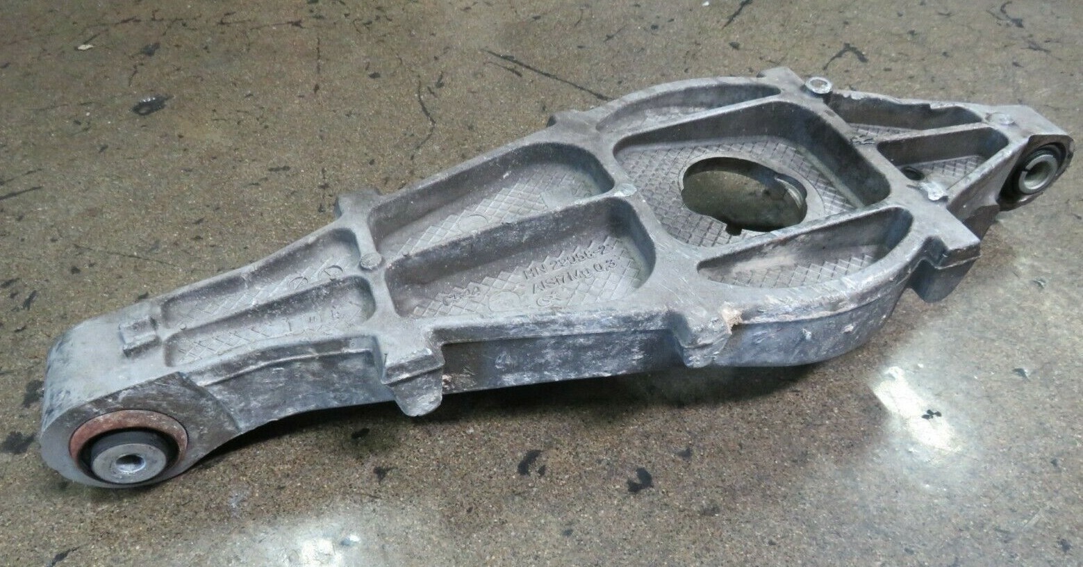 Maserati Levante, RH, Right, Rear Lower Control Arm, Used, P/N 670037295