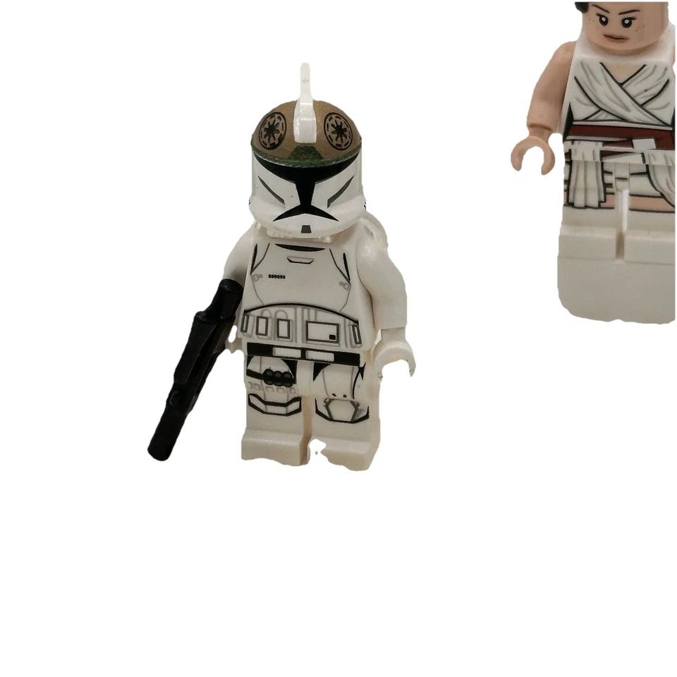 LEGO Star Wars Minifigure Lot – Mandalorian, Rey, Clone Trooper, R2-D2,  - Image 2 of 4