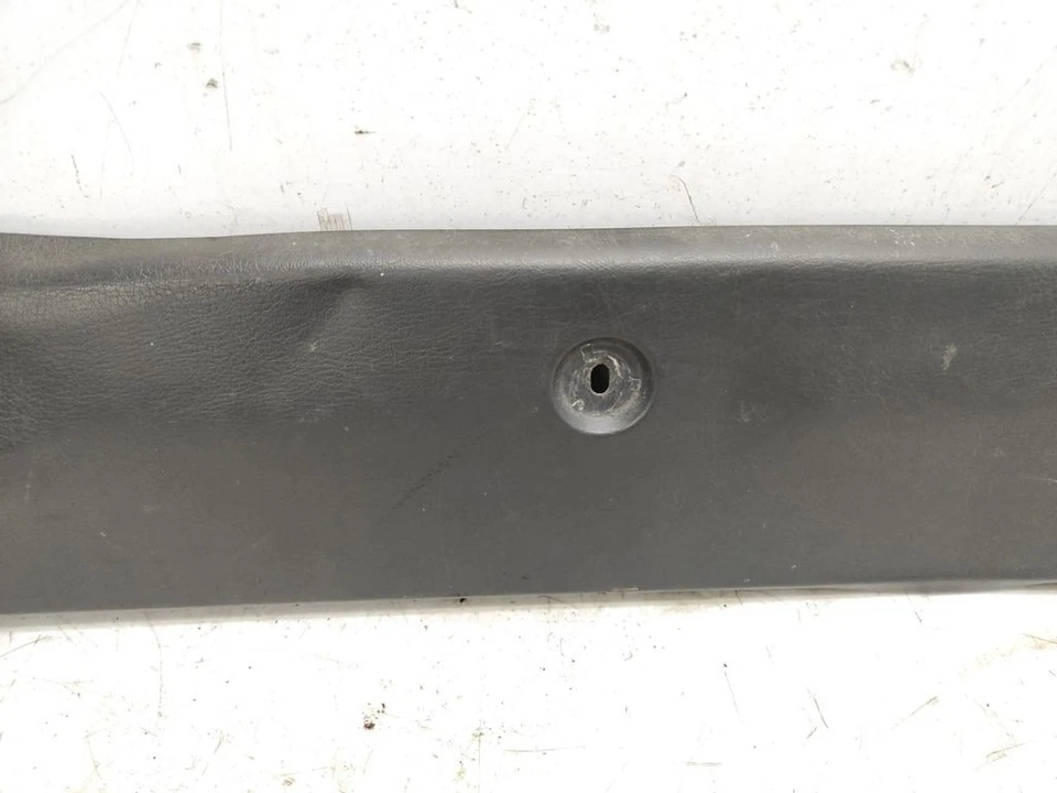Mazda B2200 B Series UF 1989 2.2D Other Rear Interior Part Plastic Profile - Image 4 of 4