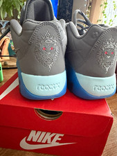 Nike LeBron Witness 8 Men  s Low Top Lace-Up Sneakers Gray/Blue Rubber Sole