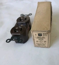 BRYANT 15A 125V Twist Tite Dual Receptacles Duplex Outlet Vintage 9200 Brown Box