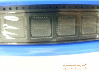 QTY 5 - 100325QIX FAIRCHILD HEX ECL TO TTL TRANSLATOR TRUE OUTPUT PQCC28