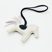 NO TARIFF Hermes Charm Whites UAA 1946412