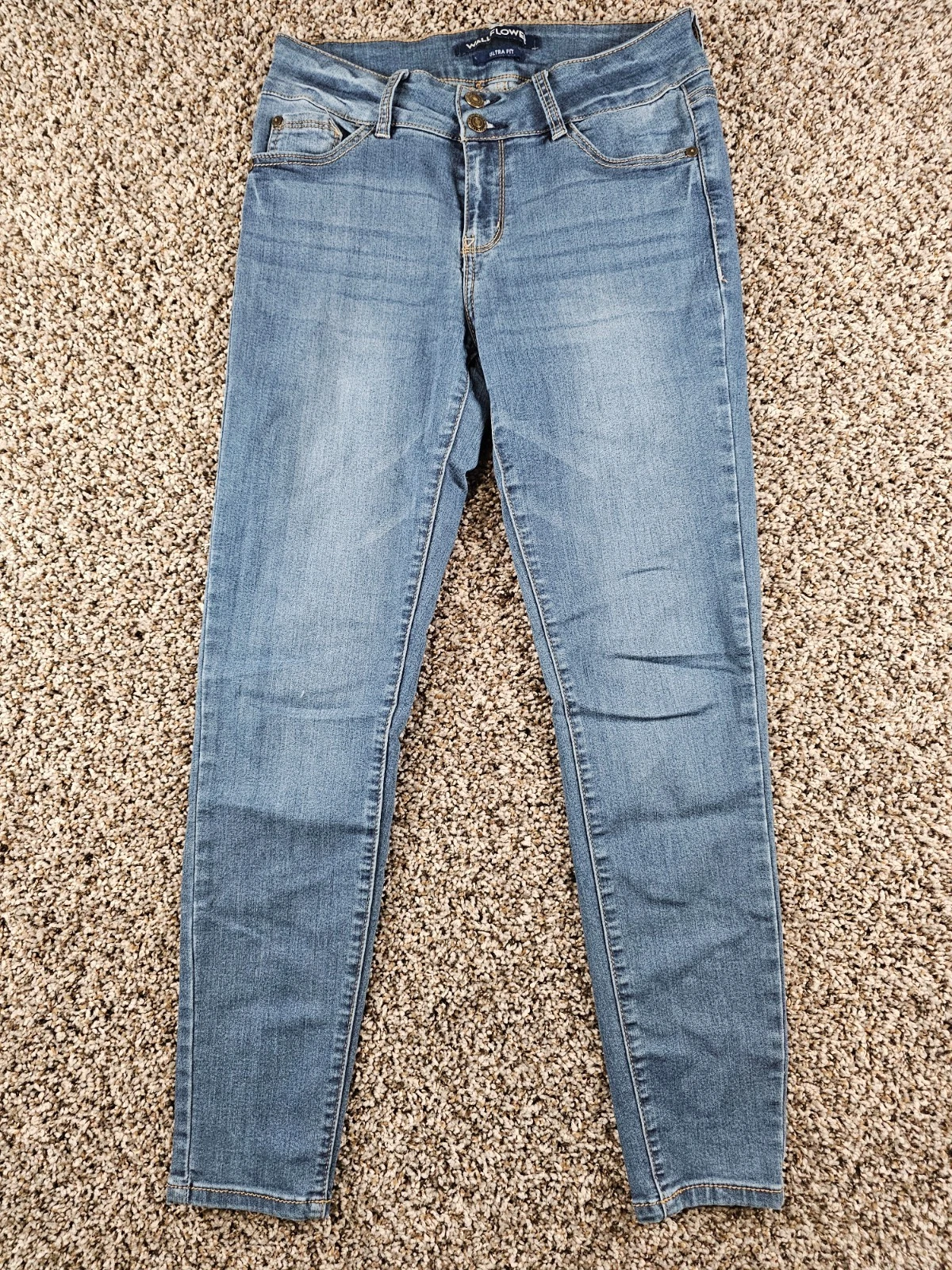 Wallflower Ultra Fit Juniors Sz 9 Skinny Leg High Rise Blue Jeans Medium Wash