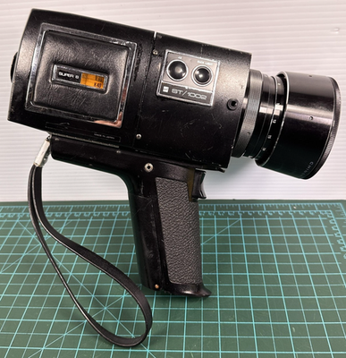 Vintage GAF ST / 1002 Super 8 Movie Camera f/1.7 6.5-65mm Zoom