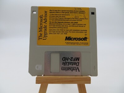 3.5 Floppy Disk The Microsoft Upgrade Advisor vintage 1993 vintage computer disc