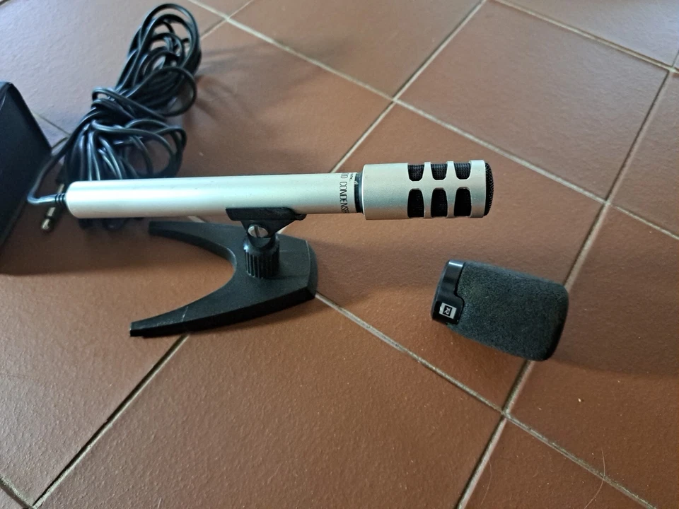 Realistic Cardioid Condenser Microphone Mic, Stand, & Case Untested - Image 3 of 4