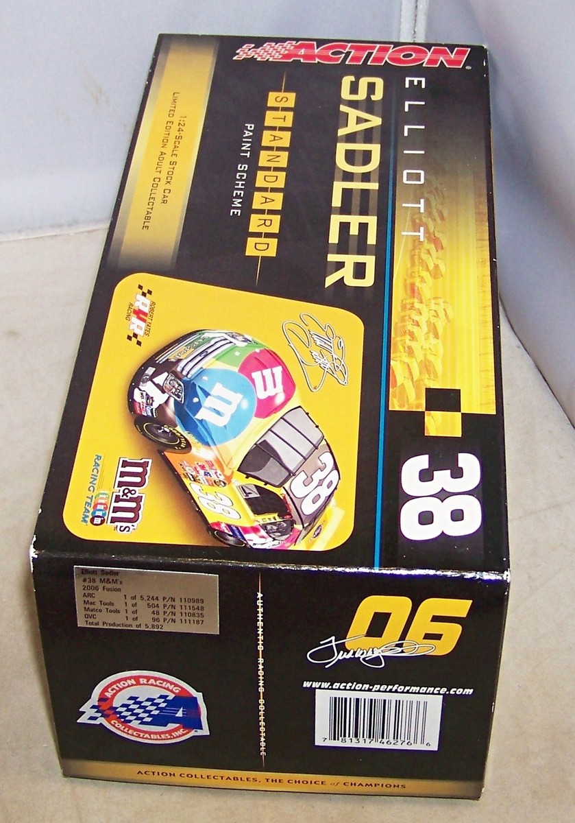 2006 Elliott Sadler 38 M & MS 1/24 Action Platinum NASCAR Diecast