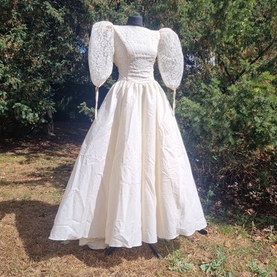 Vintage 1980s Pronuptia Beige Bo Peep Milkmaid Lace Wedding Dress
