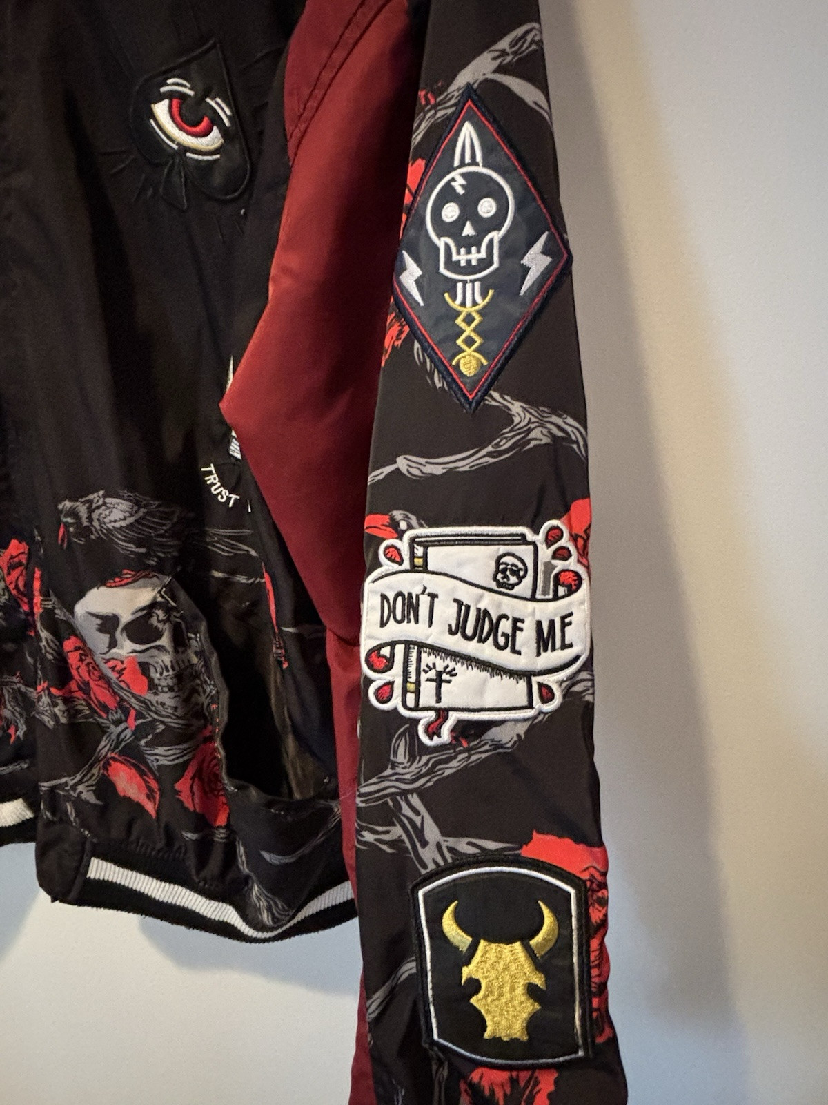 Reason Patchwork Bomber Jacket “Trust No One” Siz… - image 4