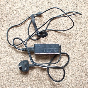 Schwarz Lenovo AC USB-C Laptop Adapter Netzteil Ladegerät ADLX65YLC3A 01FR024 65W