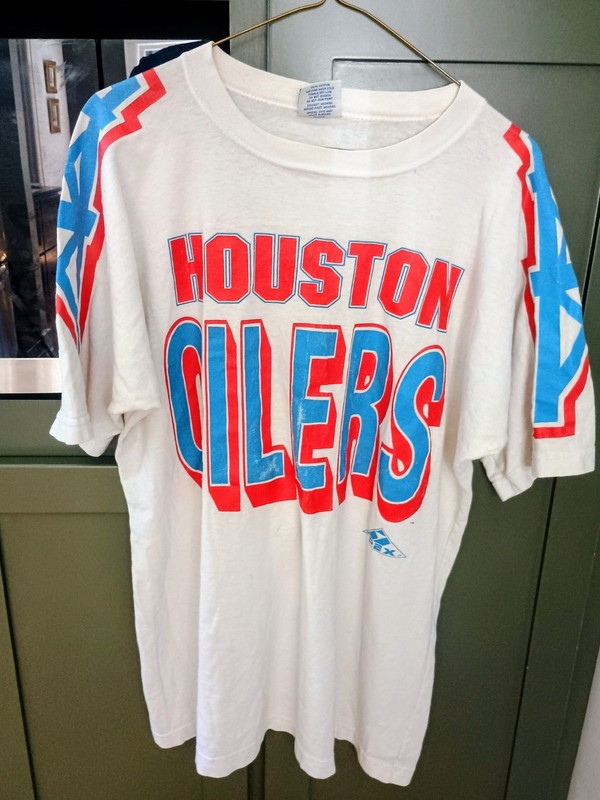 Very Cool vintage Houston Oilers t shirt  Size L