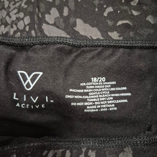 Women's LIVI Active Leggings Size 18/20 Black Gray Animal Print - Picture 7 of 7