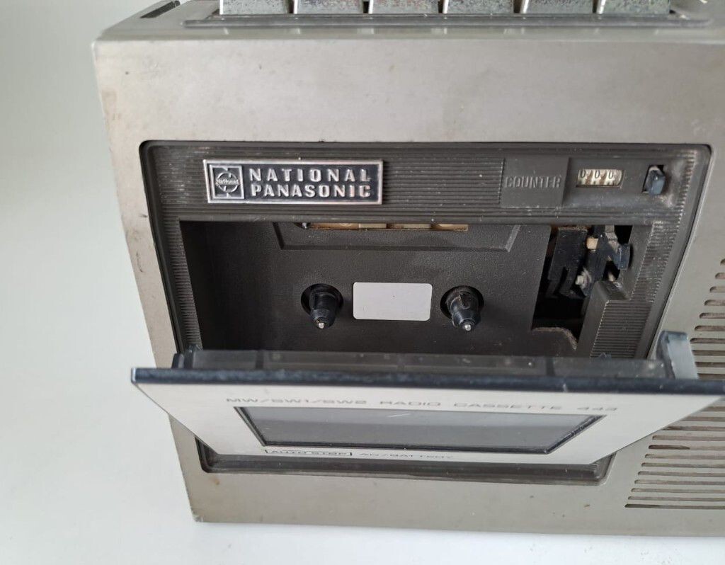 National Panasonic RQ 443DS MW/SW1-2 Band Radio Cassette Player
