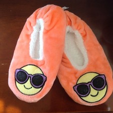 NWT Justice Girl's Emoji Fuzzy warm Slippers Size M
