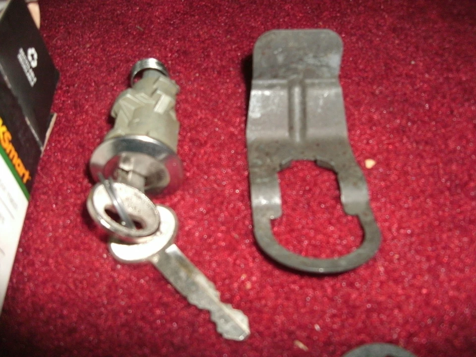 Ford Thunderbird 1981 1982 kit de llave de maletero y cilindro de bloqueo TL15950 Foto 2 de 3