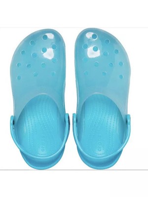 w8 size crocs