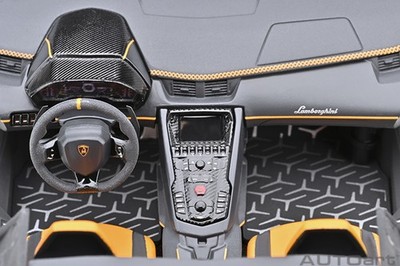 Autoart 79218 1/18 LAMBORGHINI AVENTADOR SVJ ARANCIO ATLAS / PEARL