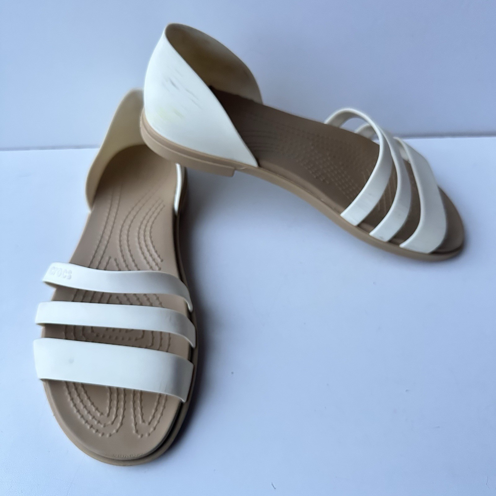 Crocs Sandals  Tulum Toe Post Gold Open Flat Casual Travel Beach Slip On Sz:6