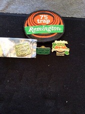 Ancien écusson piège Remington 75 et 3 épingles à revers/chapeau Grand American