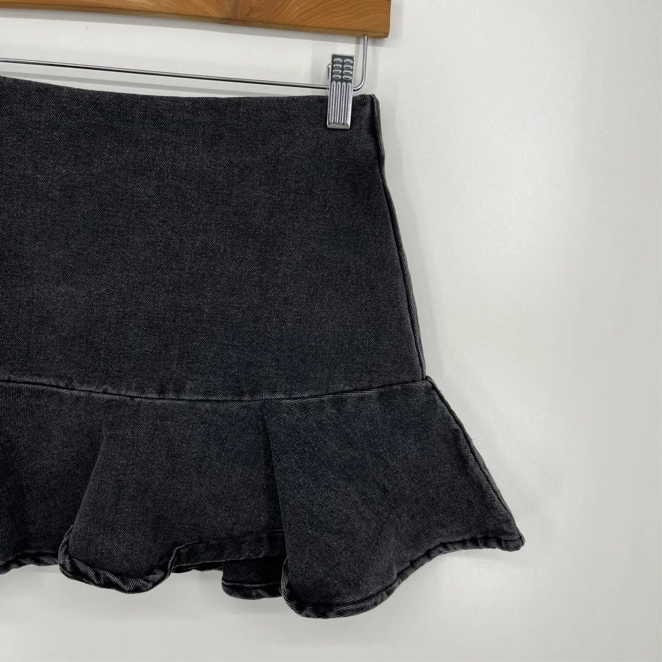 Minifalda vaquera Forever 21 para mujer S negra con cremallera trasera y volantes de algodón Foto 3 de 4