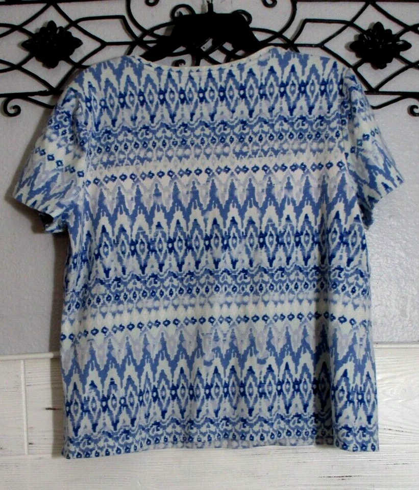 Studio Works Knit Top Size XL Short Sleeve Blue Geometric V Neck - Image 2 of 4
